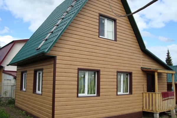 Что лучше выбрать: металлочерепицу или профнастил?